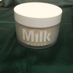 Milk blur & set powder translucent light